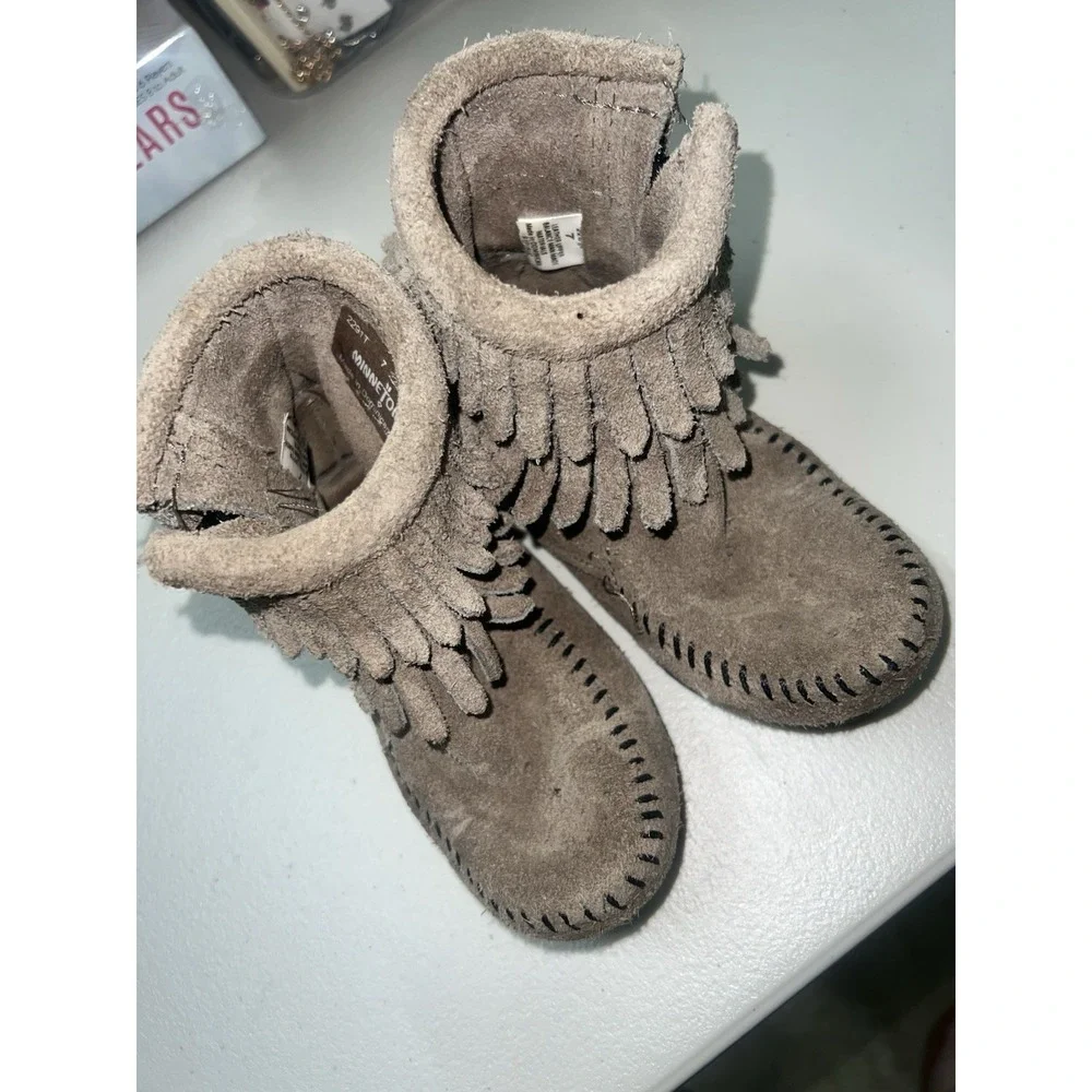 Minnetonka Moccasins little Kids 7 Double Layer Fringe Boots Side Zip Children's